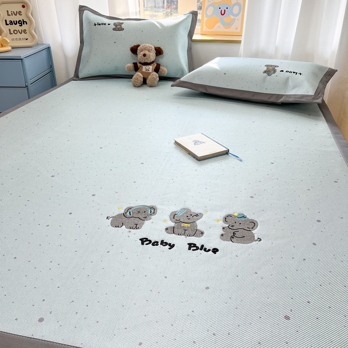 91家纺网 家纺一手货源 找家纺 雅居纺家纺 2026新款A类加厚三明治底绣花冰藤席床单款凉席席子 小象家族