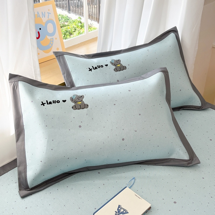 91家纺网 家纺一手货源 找家纺 雅居纺家纺 2026新款A类加厚三明治底绣花冰藤席床单款凉席席子 小象家族