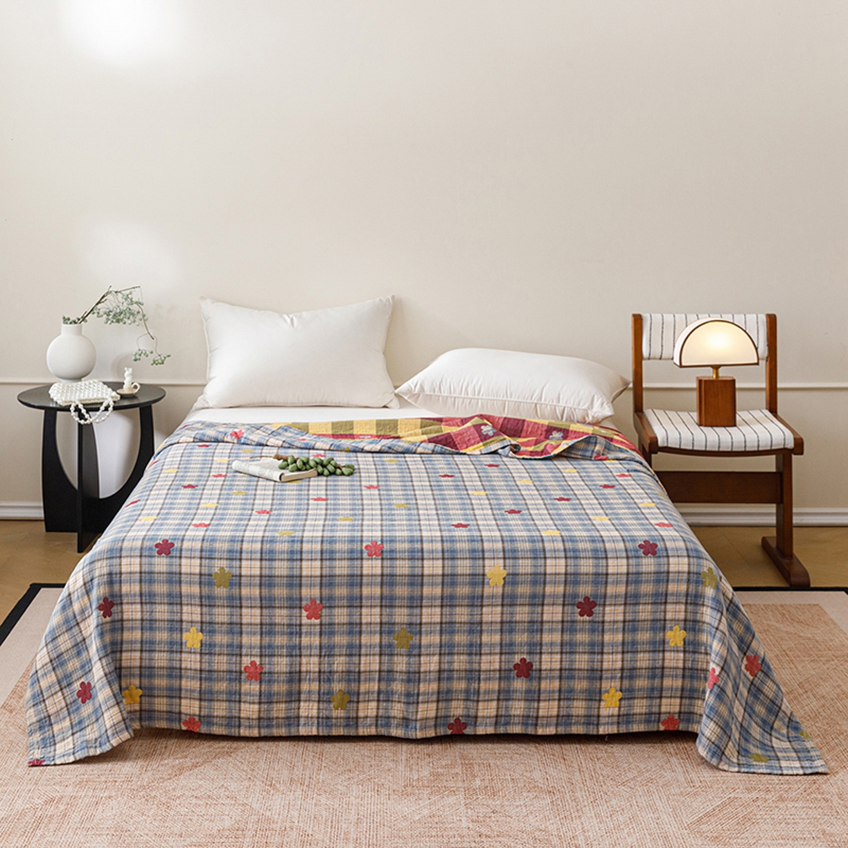 91家纺网 家纺一手货源 找家纺 悦然毛巾被 2026春夏新款全棉纯棉三层纱水洗毛巾被夏被夏凉被空调被 彩格小花蓝