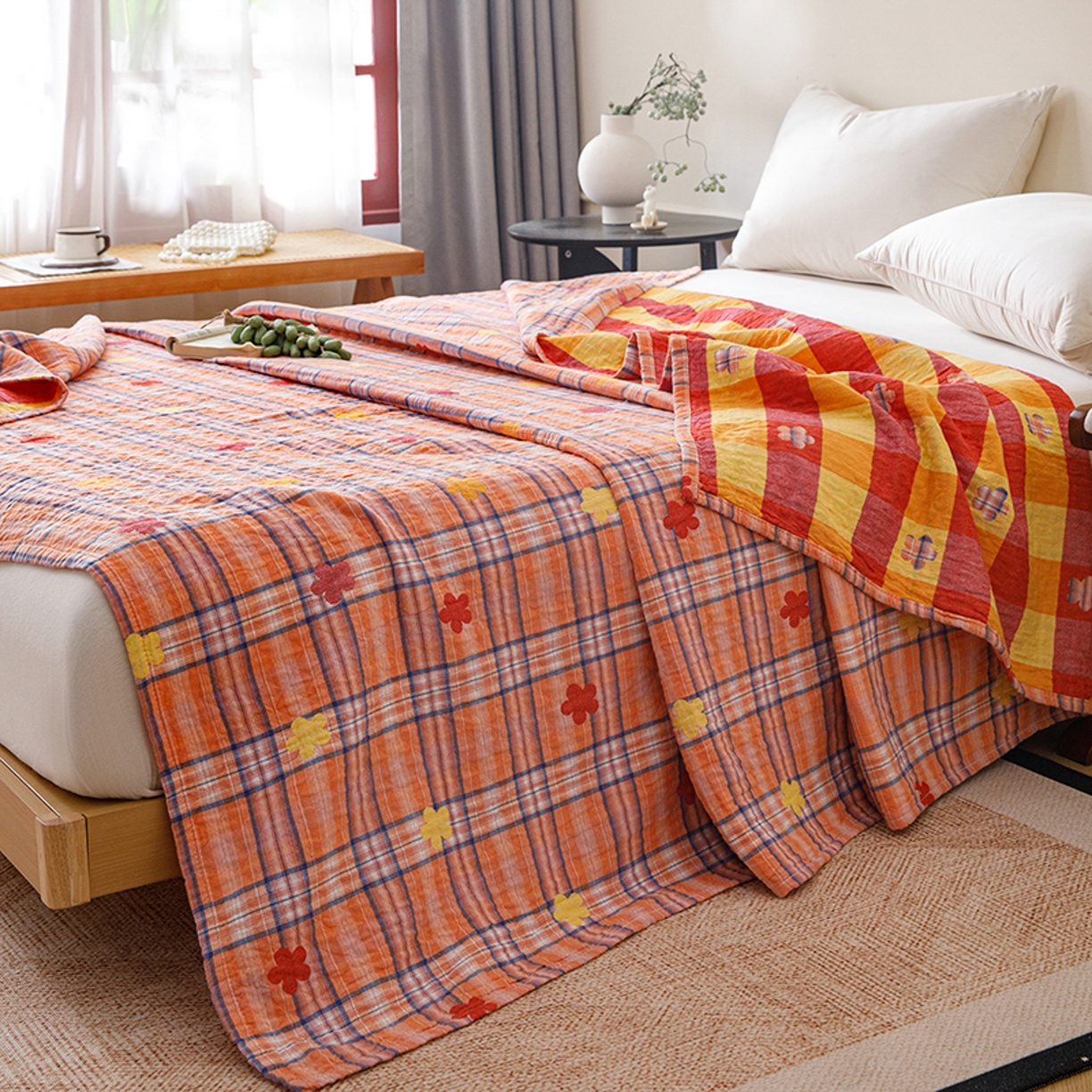 91家纺网 家纺一手货源 找家纺 悦然毛巾被 2026春夏新款全棉纯棉三层纱水洗毛巾被夏被夏凉被空调被 彩格小花橙