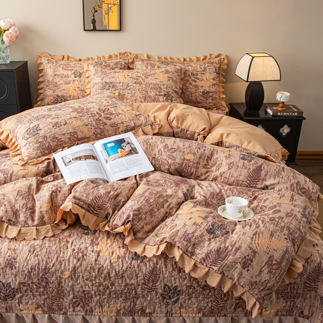 91家纺网 家纺一手货源 找家纺 美之润家纺 2026新款原麻夹棉床盖四件套 焦糖野枝