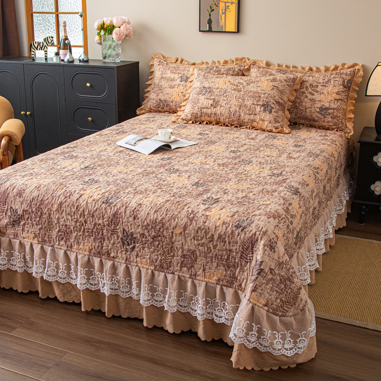 91家纺网 家纺一手货源 找家纺 美之润家纺 2026新款原麻夹棉床盖四件套 焦糖野枝