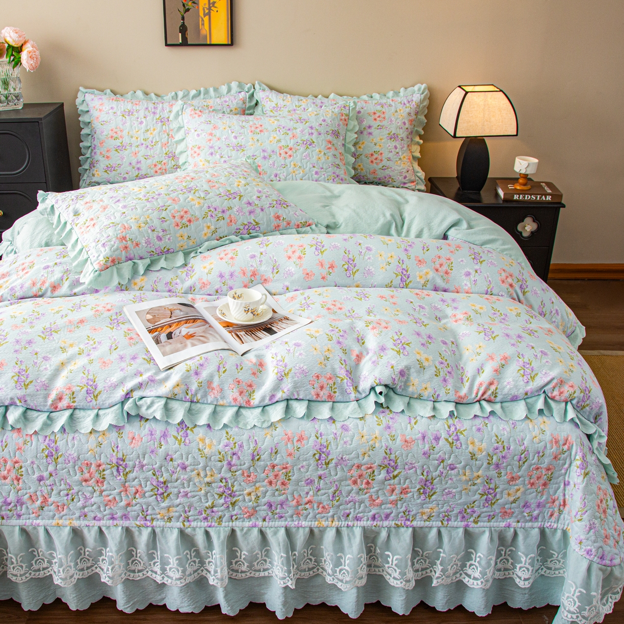 91家纺网 家纺一手货源 找家纺 美之润家纺 2026新款原麻夹棉床盖四件套 浅蓝花野