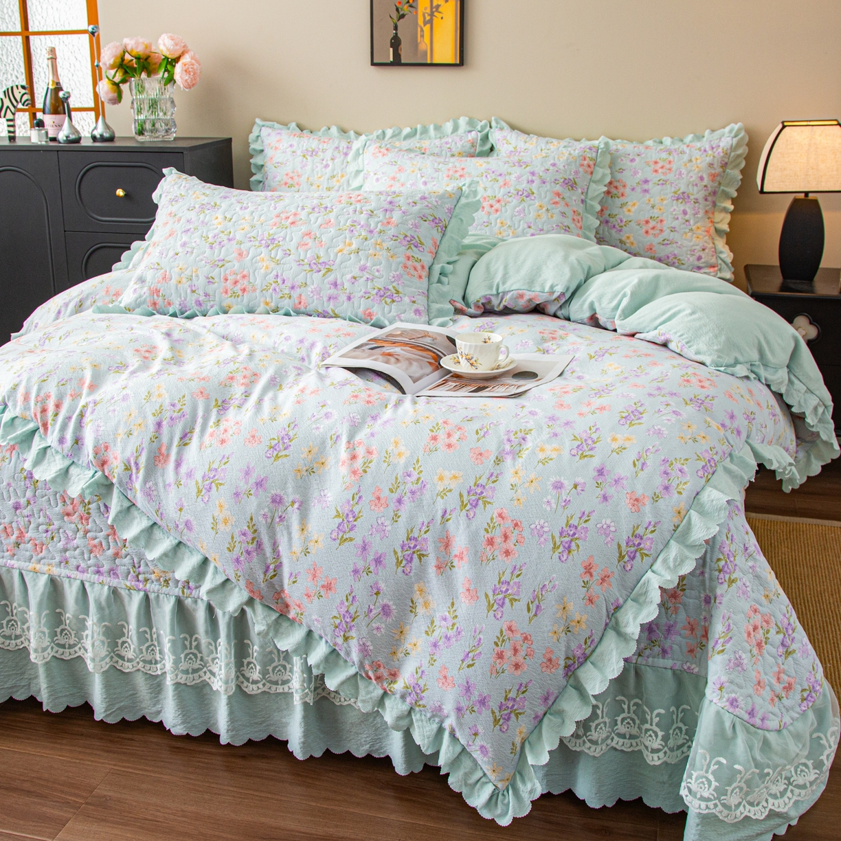 91家纺网 家纺一手货源 找家纺 美之润家纺 2026新款原麻夹棉床盖四件套 浅蓝花野