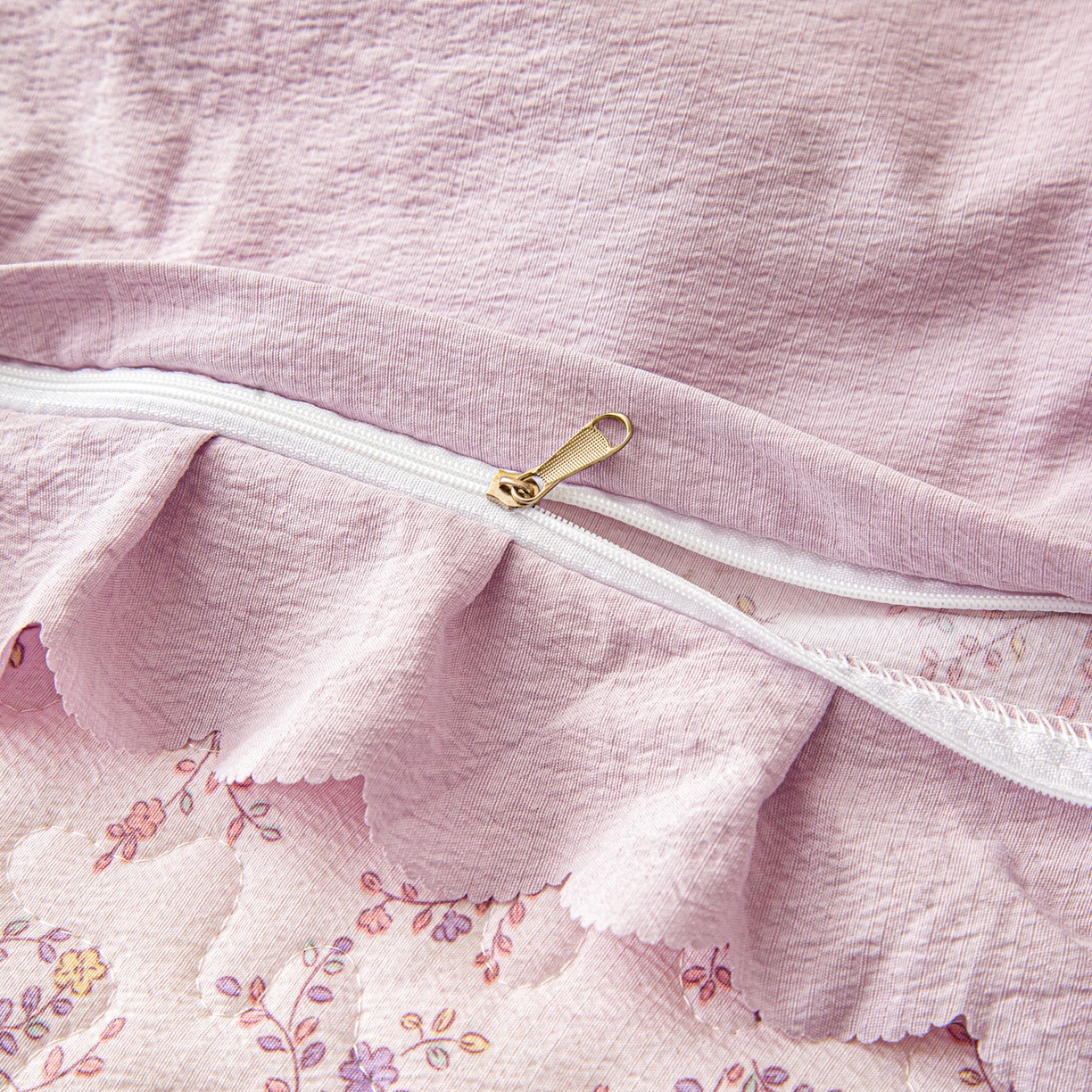 91家纺网 家纺一手货源 找家纺 美之润家纺 2026新款原麻夹棉床盖四件套 柔紫花簇