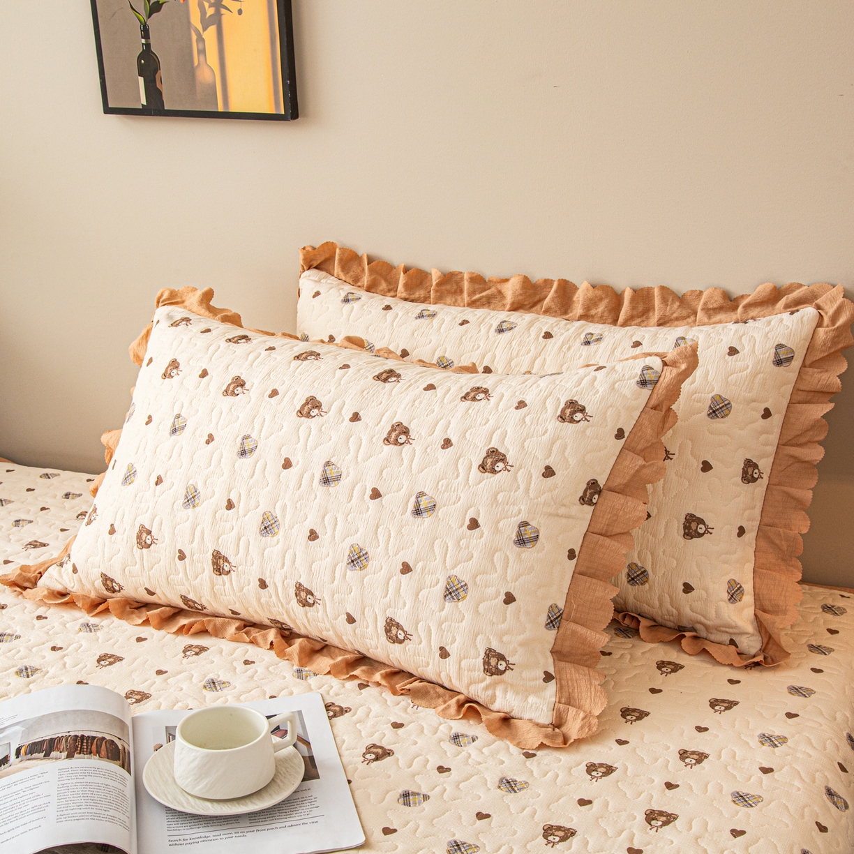 91家纺网 家纺一手货源 找家纺 美之润家纺 2026新款原麻夹棉床盖四件套 棕咖奶熊