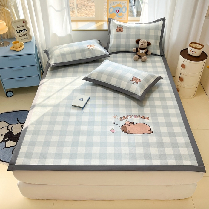 91家纺网 家纺一手货源 找家纺 雅居纺家纺 2026新款A类加厚三明治底绣花冰藤席床单款凉席席子 幸运巴拉