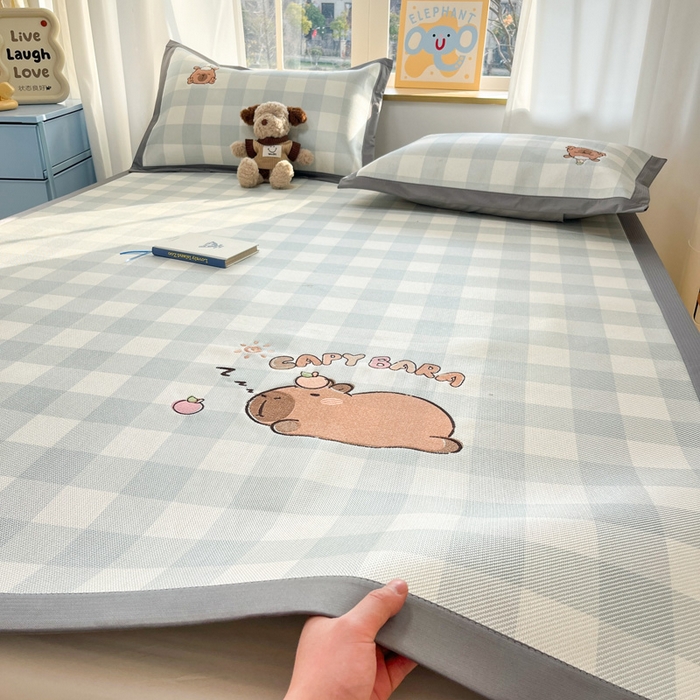 91家纺网 家纺一手货源 找家纺 雅居纺家纺 2026新款A类加厚三明治底绣花冰藤席床单款凉席席子 幸运巴拉