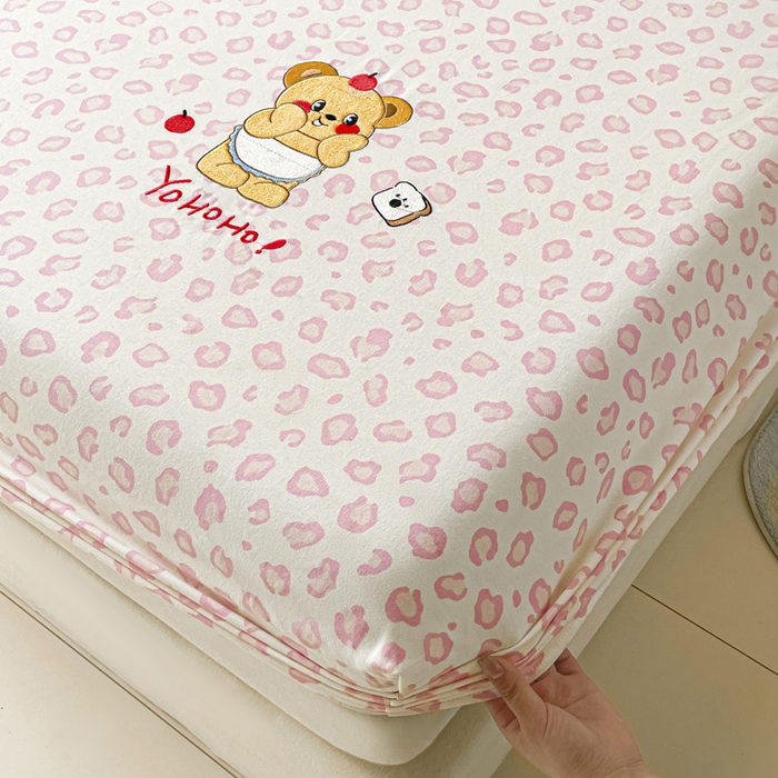 91家纺网 家纺一手货源 找家纺 雅居纺家纺 2026新款全棉绣花A类老粗布床笠单件床笠单品凉席席子 老粗布-可爱熊