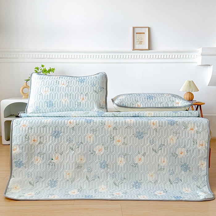 91家纺网 家纺一手货源 找家纺 悦织湾家纺 2026新款床单款乳胶席三件套印花纯色冰丝凉感夏凉乳胶席子 花韵兰