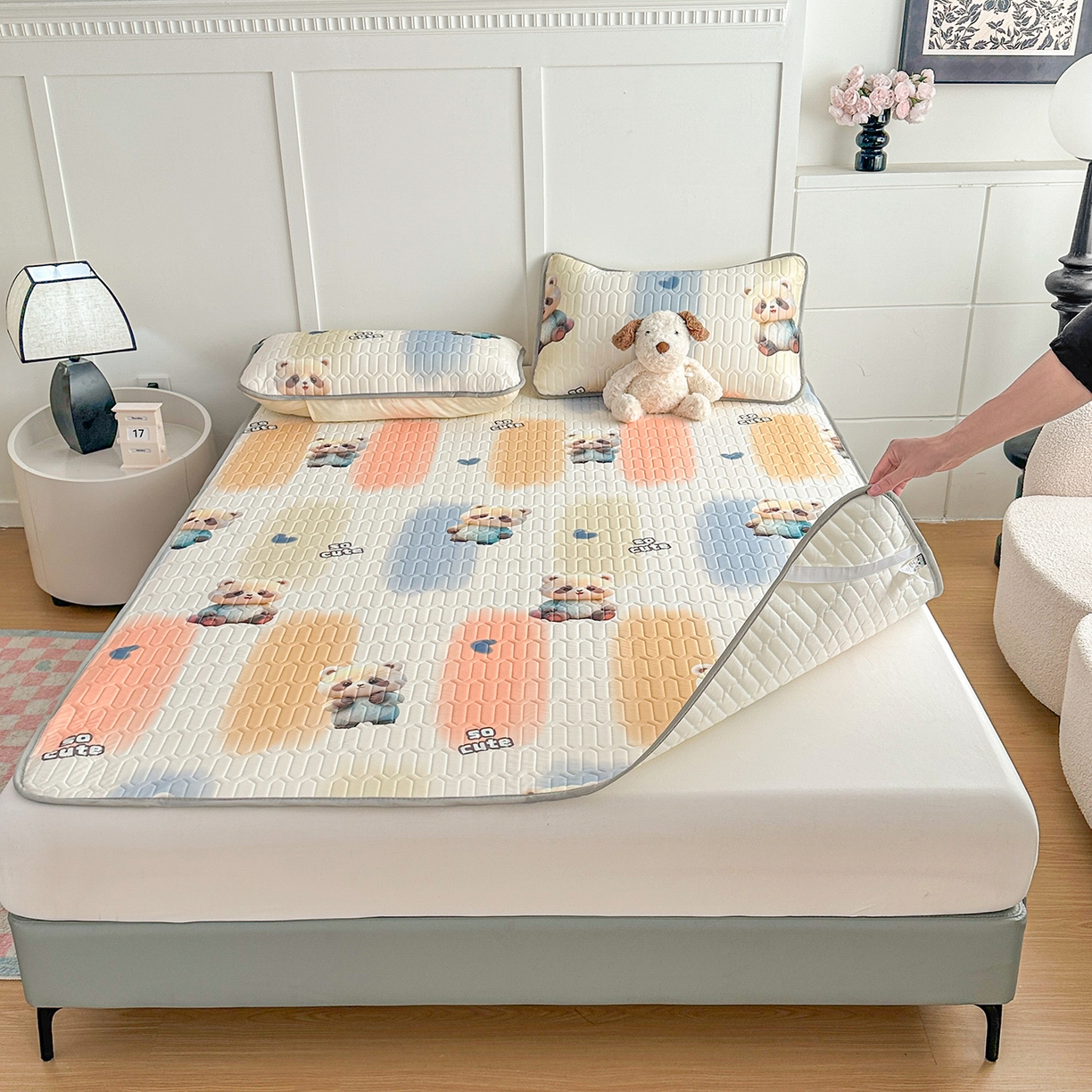 91家纺网 家纺一手货源 找家纺 悦织湾家纺 2026新款床单款乳胶席三件套印花纯色冰丝凉感夏凉乳胶席子 爱心熊