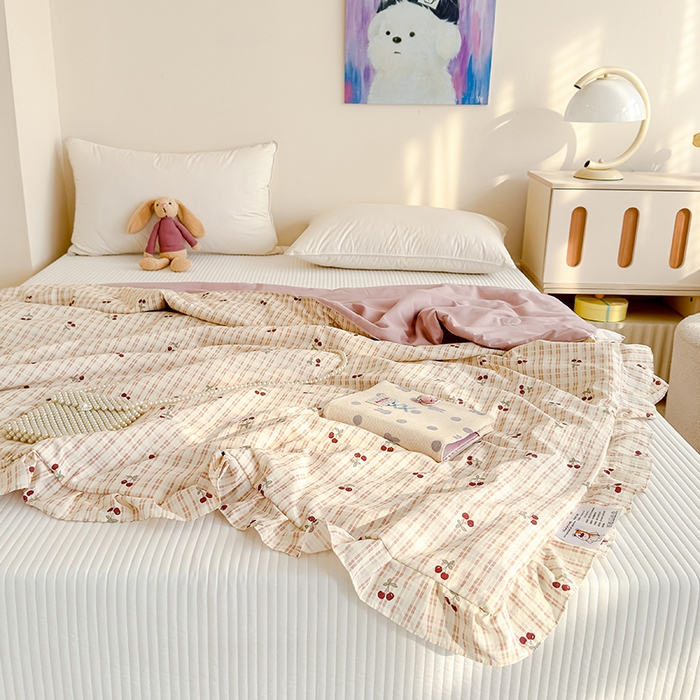 91家纺网 家纺一手货源 找家纺 归属 2026春夏新款古法仿棉夏被夏凉被空调被系列 车厘子酱