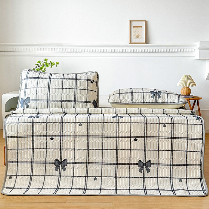 91家纺网 家纺一手货源 找家纺 悦织湾家纺 2026新款床单款乳胶席三件套印花纯色冰丝凉感夏凉乳胶席子 格子蝴蝶结