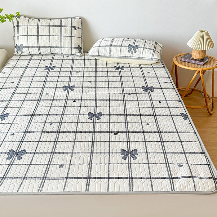 91家纺网 家纺一手货源 找家纺 悦织湾家纺 2026新款床单款乳胶席三件套印花纯色冰丝凉感夏凉乳胶席子 格子蝴蝶结