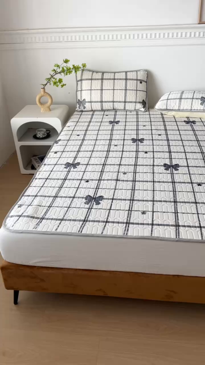 91家纺网 家纺一手货源 找家纺 悦织湾家纺 2026新款床单款乳胶席三件套印花纯色冰丝凉感夏凉乳胶席子 格子蝴蝶结