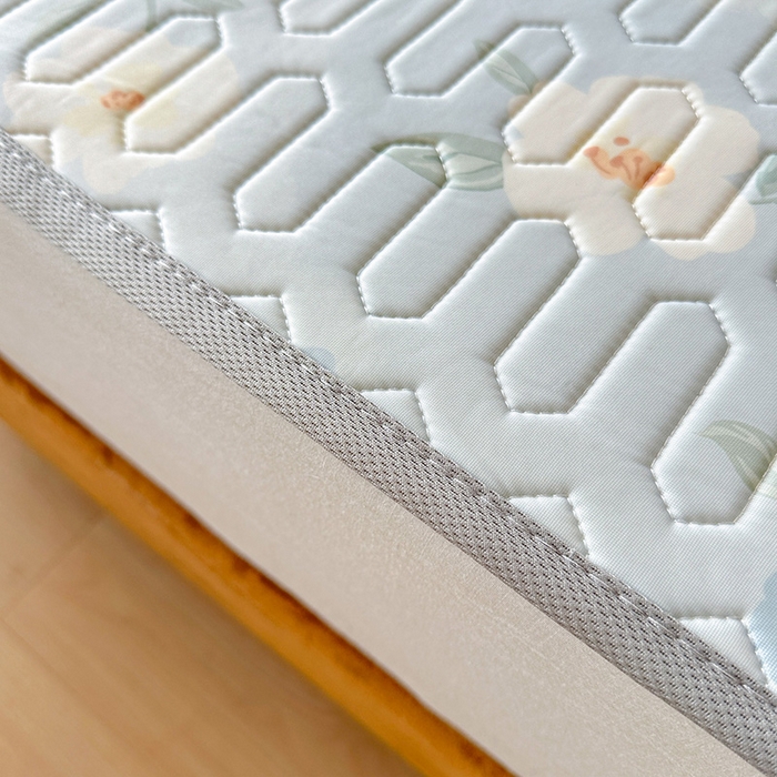 91家纺网 家纺一手货源 找家纺 悦织湾家纺 2026新款床单款乳胶席三件套印花纯色冰丝凉感夏凉乳胶席子 花韵兰