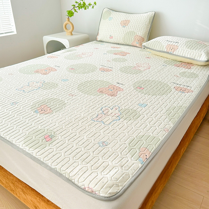 91家纺网 家纺一手货源 找家纺 悦织湾家纺 2026新款床单款乳胶席三件套印花纯色冰丝凉感夏凉乳胶席子 气球熊绿