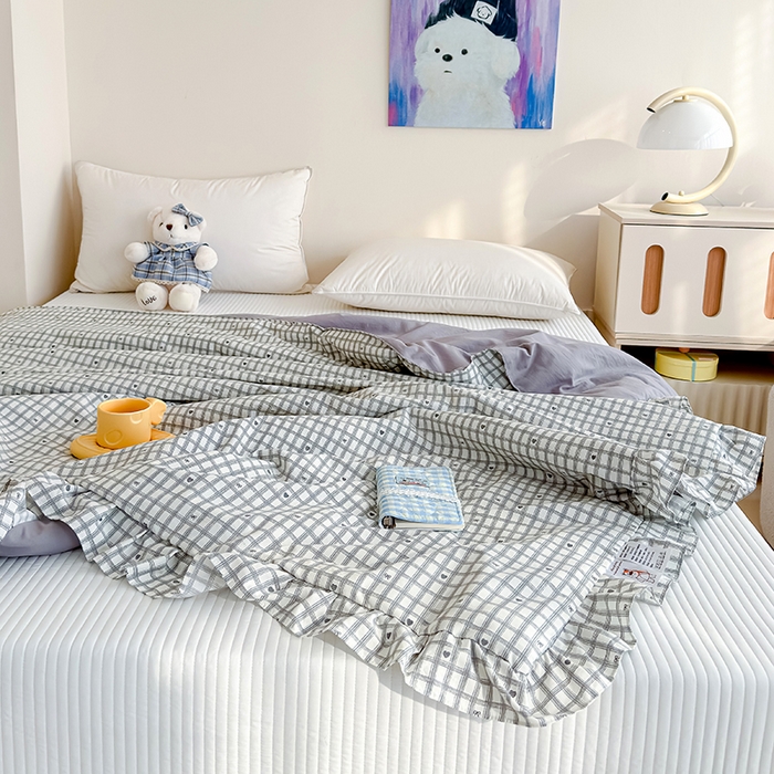 91家纺网 家纺一手货源 找家纺 归属 2026春夏新款古法仿棉夏被夏凉被空调被系列 格子爱心