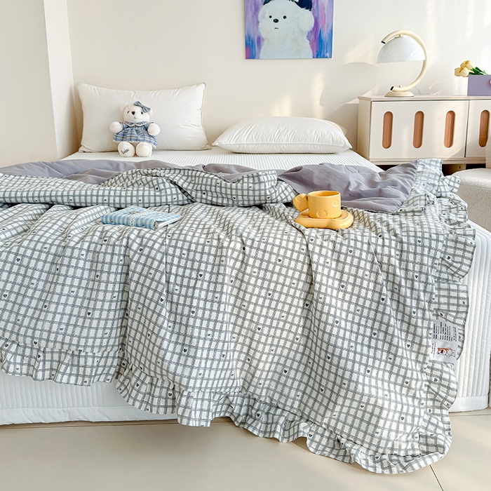 91家纺网 家纺一手货源 找家纺 归属 2026春夏新款古法仿棉夏被夏凉被空调被系列 格子爱心