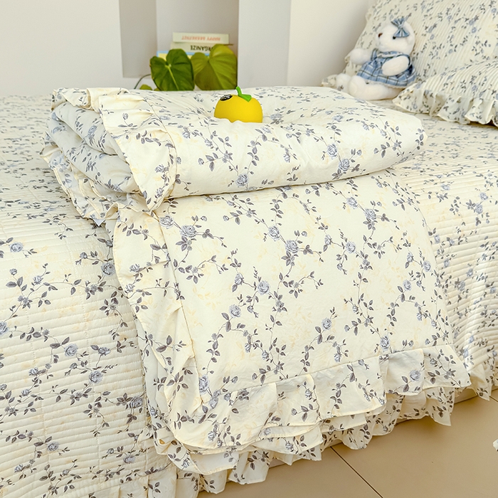 91家纺网 家纺一手货源 找家纺 归属 2026春夏新款古法仿棉夏被夏凉被空调被系列 槿上花开