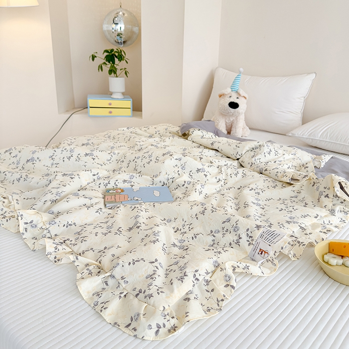 91家纺网 家纺一手货源 找家纺 归属 2026春夏新款古法仿棉夏被夏凉被空调被系列 槿上花开