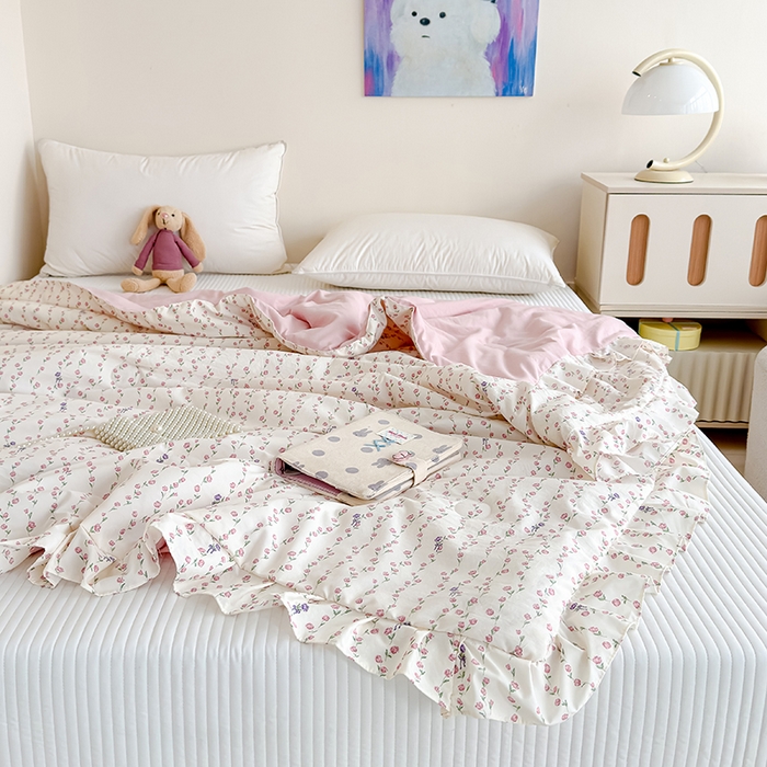 91家纺网 家纺一手货源 找家纺 归属 2026春夏新款古法仿棉夏被夏凉被空调被系列 萝蔓花儿