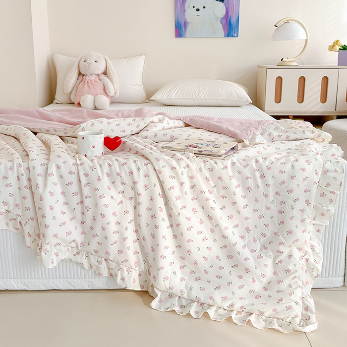 91家纺网 家纺一手货源 找家纺 归属 2026春夏新款古法仿棉夏被夏凉被空调被系列 玫瑰之约