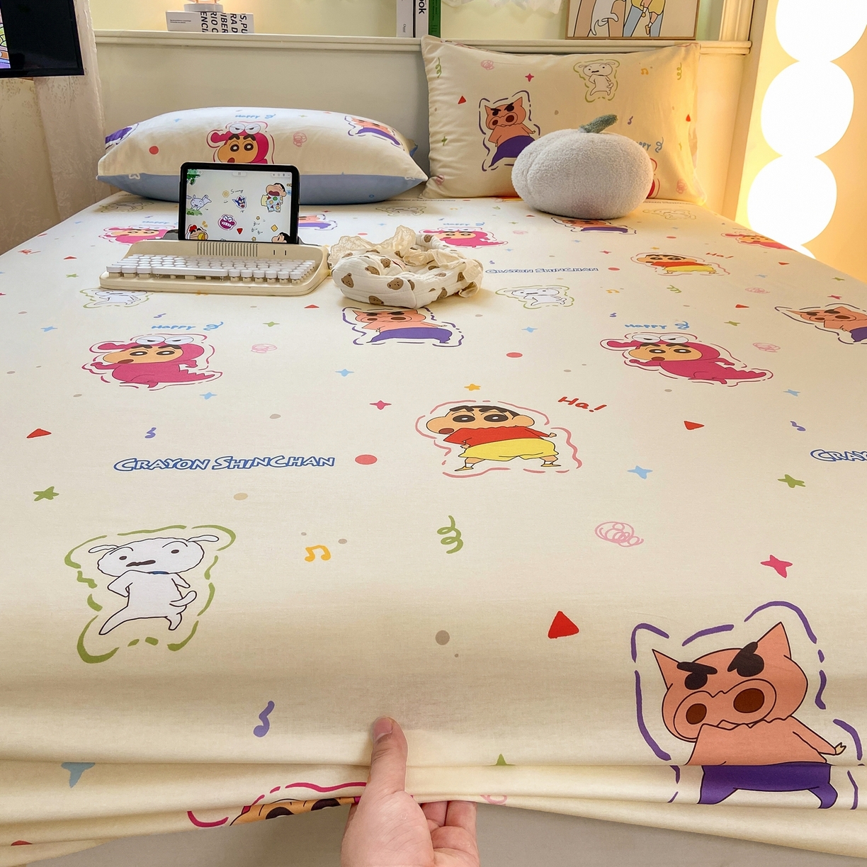 91家纺网 家纺一手货源 找家纺 博雅 2026新款蜡笔小新正版授权全棉纯棉小版单床笠床笠单件 小版-小彩带蜡笔小新