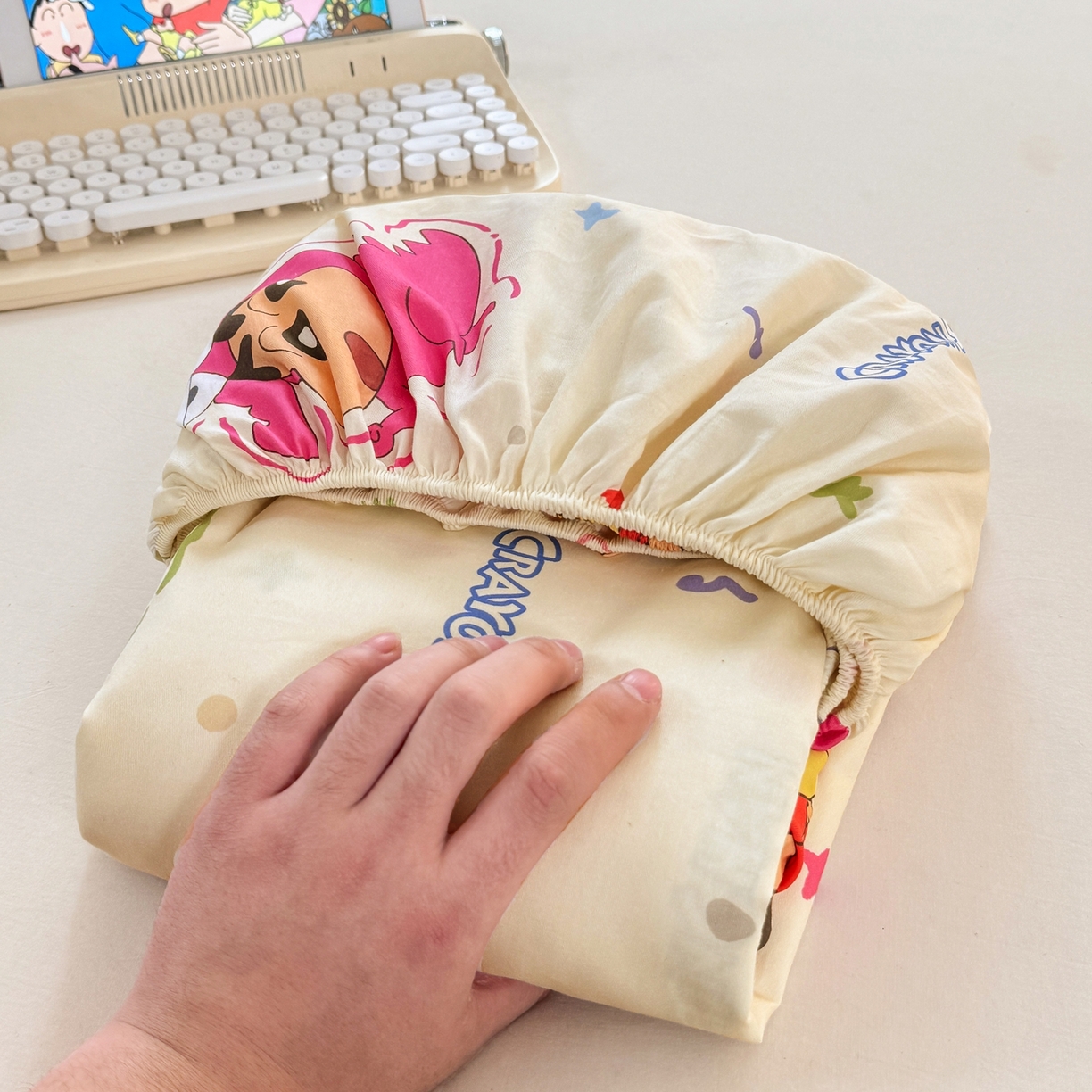 91家纺网 家纺一手货源 找家纺 博雅 2026新款蜡笔小新正版授权全棉纯棉小版单床笠床笠单件 小版-小彩带蜡笔小新