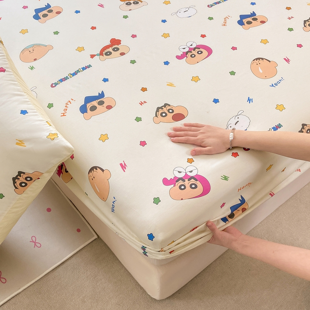 91家纺网 家纺一手货源 找家纺 博雅 2026新款蜡笔小新正版授权全棉纯棉小版单床笠床笠单件 小版-彩色星星蜡笔小新