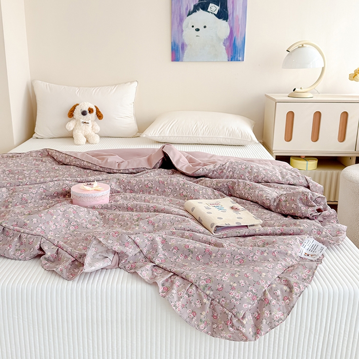 91家纺网 家纺一手货源 找家纺 归属 2026春夏新款古法仿棉夏被夏凉被空调被系列 悠悠花园