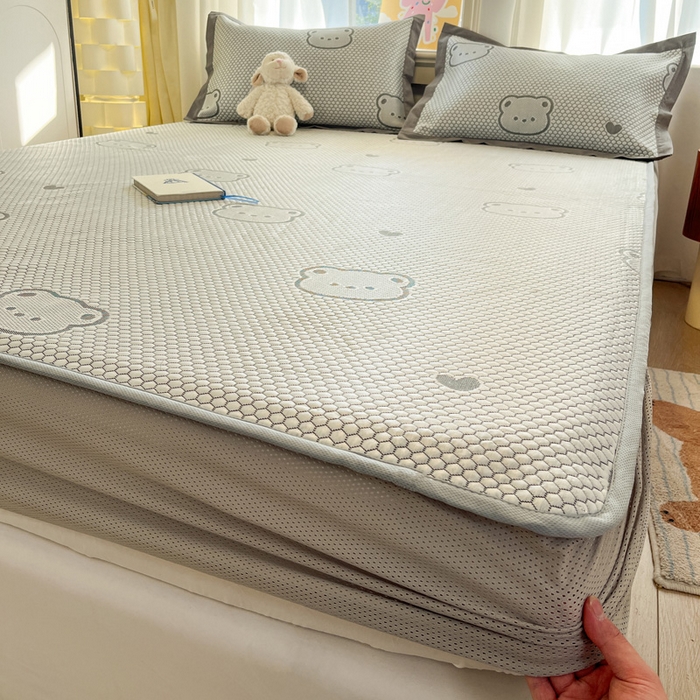 雅居纺家纺 2026新款A类加厚三明治底提花小清新凉感席床笠款凉席席子 小熊熊