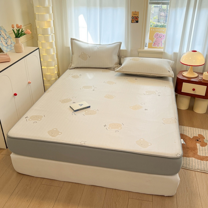 91家纺网 家纺一手货源 找家纺 雅居纺家纺 2026新款A类加厚三明治底提花小清新凉感席床笠款凉席席子 星星小熊