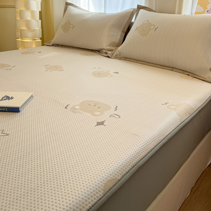 91家纺网 家纺一手货源 找家纺 雅居纺家纺 2026新款A类加厚三明治底提花小清新凉感席床笠款凉席席子 星星小熊