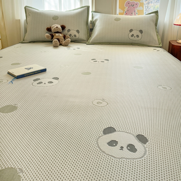 91家纺网 家纺一手货源 找家纺 雅居纺家纺 2026新款A类加厚三明治底提花小清新凉感席床笠款凉席席子 平安熊猫