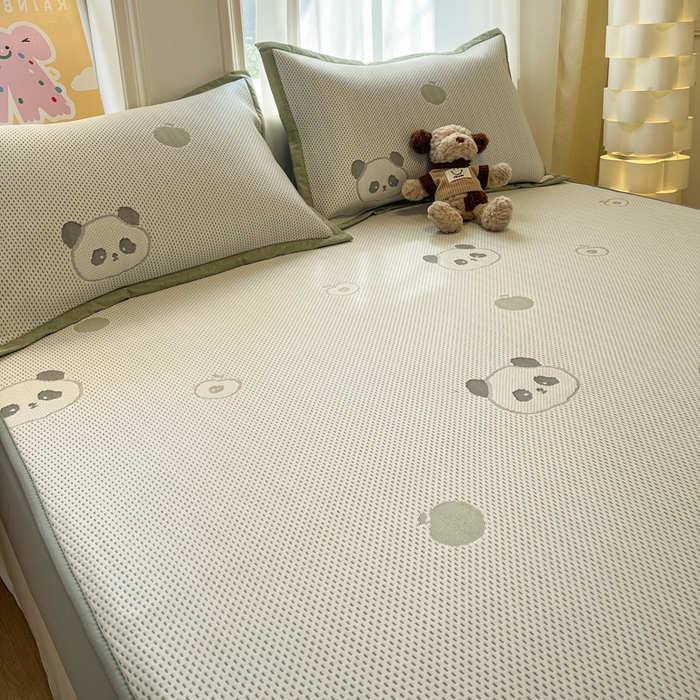 91家纺网 家纺一手货源 找家纺 雅居纺家纺 2026新款A类加厚三明治底提花小清新凉感席床笠款凉席席子 平安熊猫