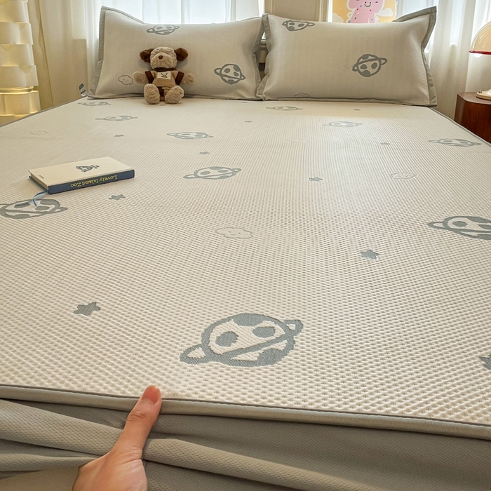 91家纺网 家纺一手货源 找家纺 雅居纺家纺 2026新款A类加厚三明治底提花小清新凉感席床笠款凉席席子 太空星球