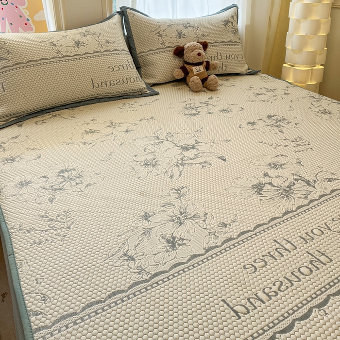 91家纺网 家纺一手货源 找家纺 雅居纺家纺 2026新款A类加厚三明治底提花小清新凉感席床笠款凉席席子 悠闲花园