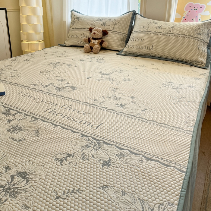 91家纺网 家纺一手货源 找家纺 雅居纺家纺 2026新款A类加厚三明治底提花小清新凉感席床笠款凉席席子 悠闲花园