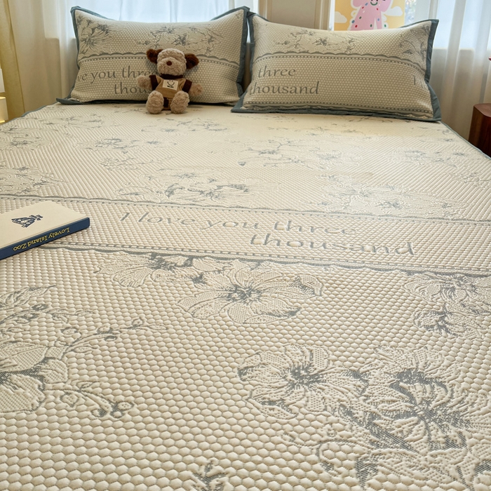 91家纺网 家纺一手货源 找家纺 雅居纺家纺 2026新款A类加厚三明治底提花小清新凉感席床笠款凉席席子 悠闲花园