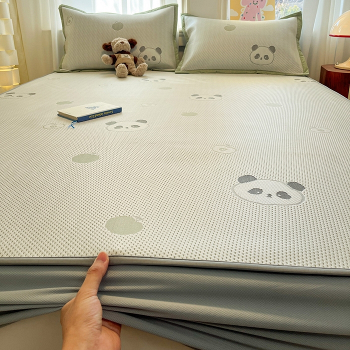 91家纺网 家纺一手货源 找家纺 雅居纺家纺 2026新款A类加厚三明治底提花小清新凉感席床笠款凉席席子 平安熊猫