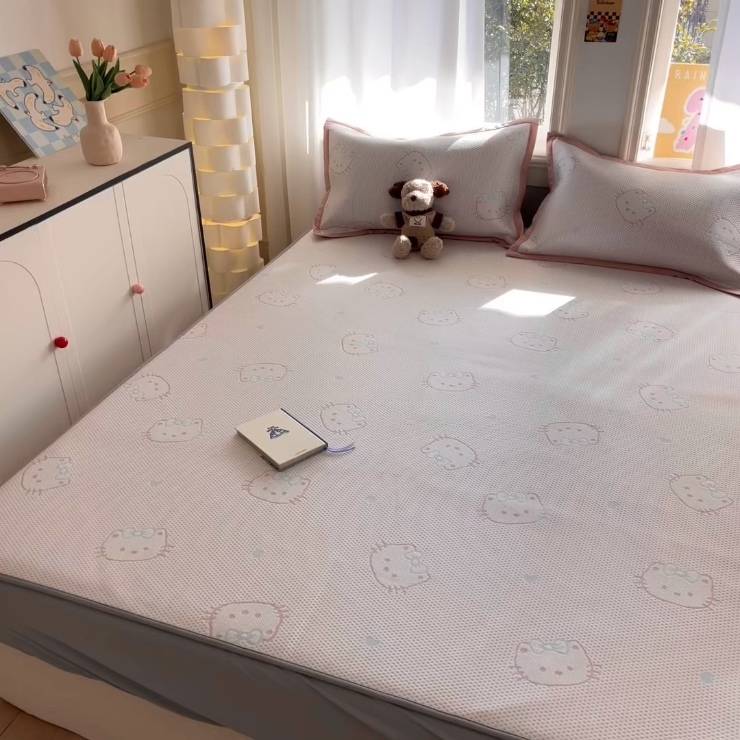 91家纺网 家纺一手货源 找家纺 雅居纺家纺 2026新款A类加厚三明治底提花小清新凉感席床笠款凉席席子 蝴蝶结猫咪