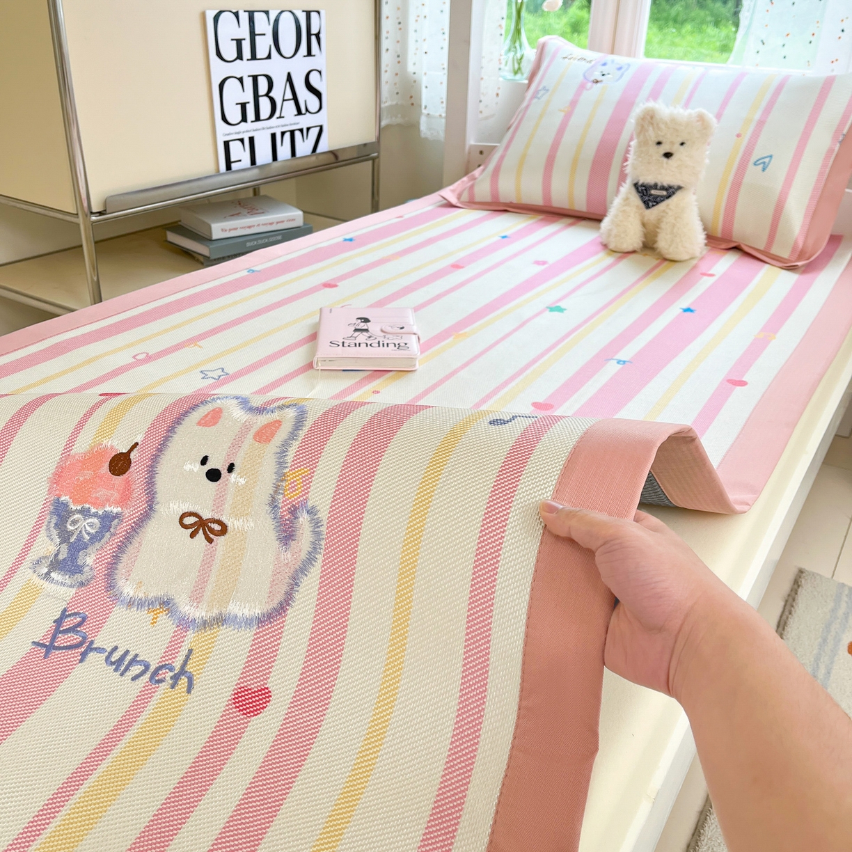 91家纺网 家纺一手货源 找家纺 （总）雅居纺家纺 2026新款A类加厚三明治底绣花冰藤席学生宿舍床床单款凉席席子