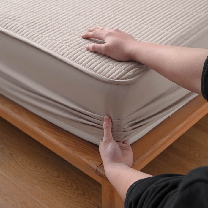 91家纺网 家纺一手货源 找家纺 宇淳国际 2026新款美人条A类水洗棉夹棉床笠三件套 卡其