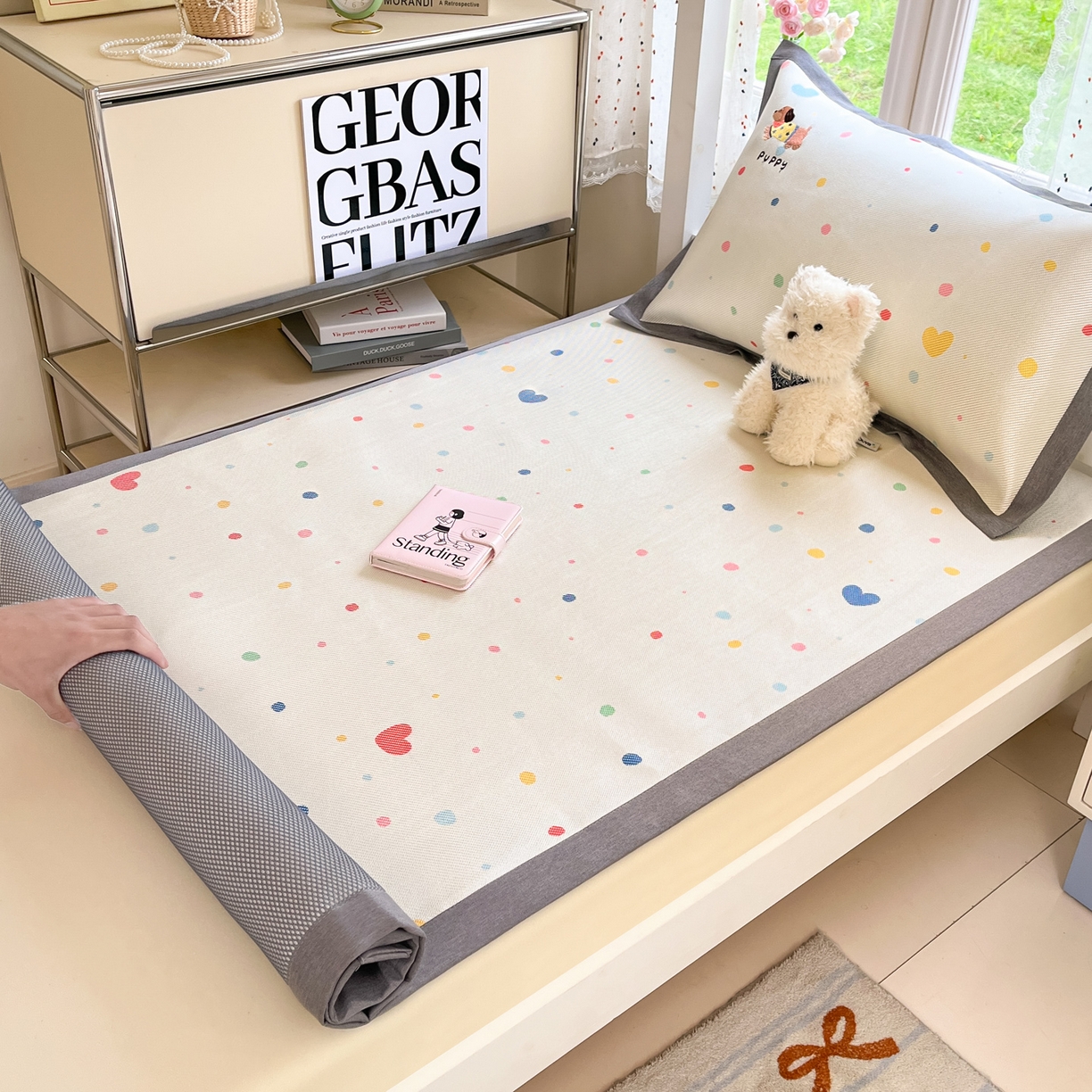 91家纺网 家纺一手货源 找家纺 雅居纺家纺 2026新款A类加厚三明治底绣花冰藤席学生宿舍床床单款凉席席子 星星腊肠狗