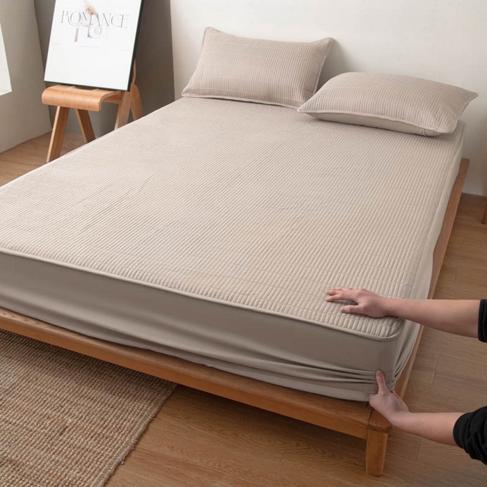 91家纺网 家纺一手货源 找家纺 宇淳国际 2026新款美人条A类水洗棉夹棉床笠三件套 卡其