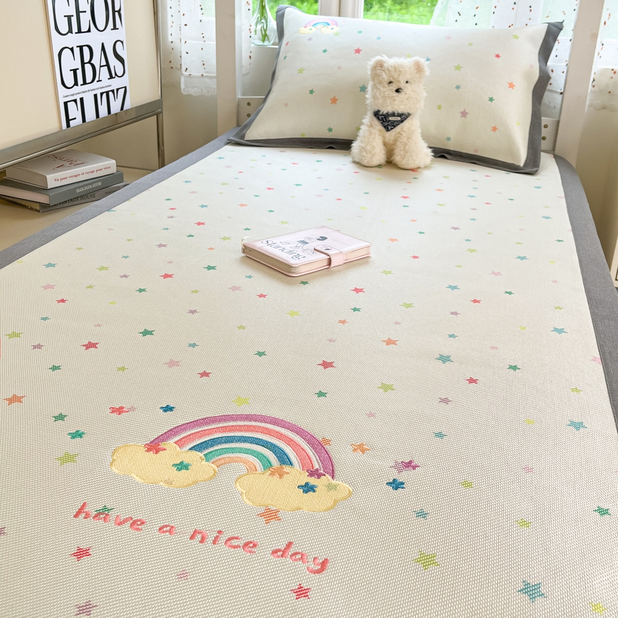 91家纺网 家纺一手货源 找家纺 雅居纺家纺 2026新款A类加厚三明治底绣花冰藤席学生宿舍床床单款凉席席子 七彩虹