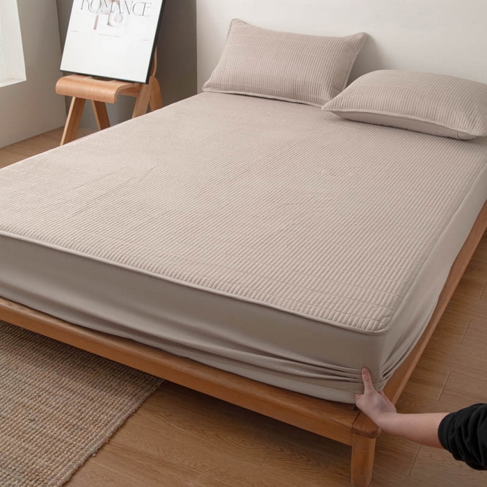 91家纺网 家纺一手货源 找家纺 宇淳国际 2026新款美人条A类水洗棉夹棉床笠三件套 卡其