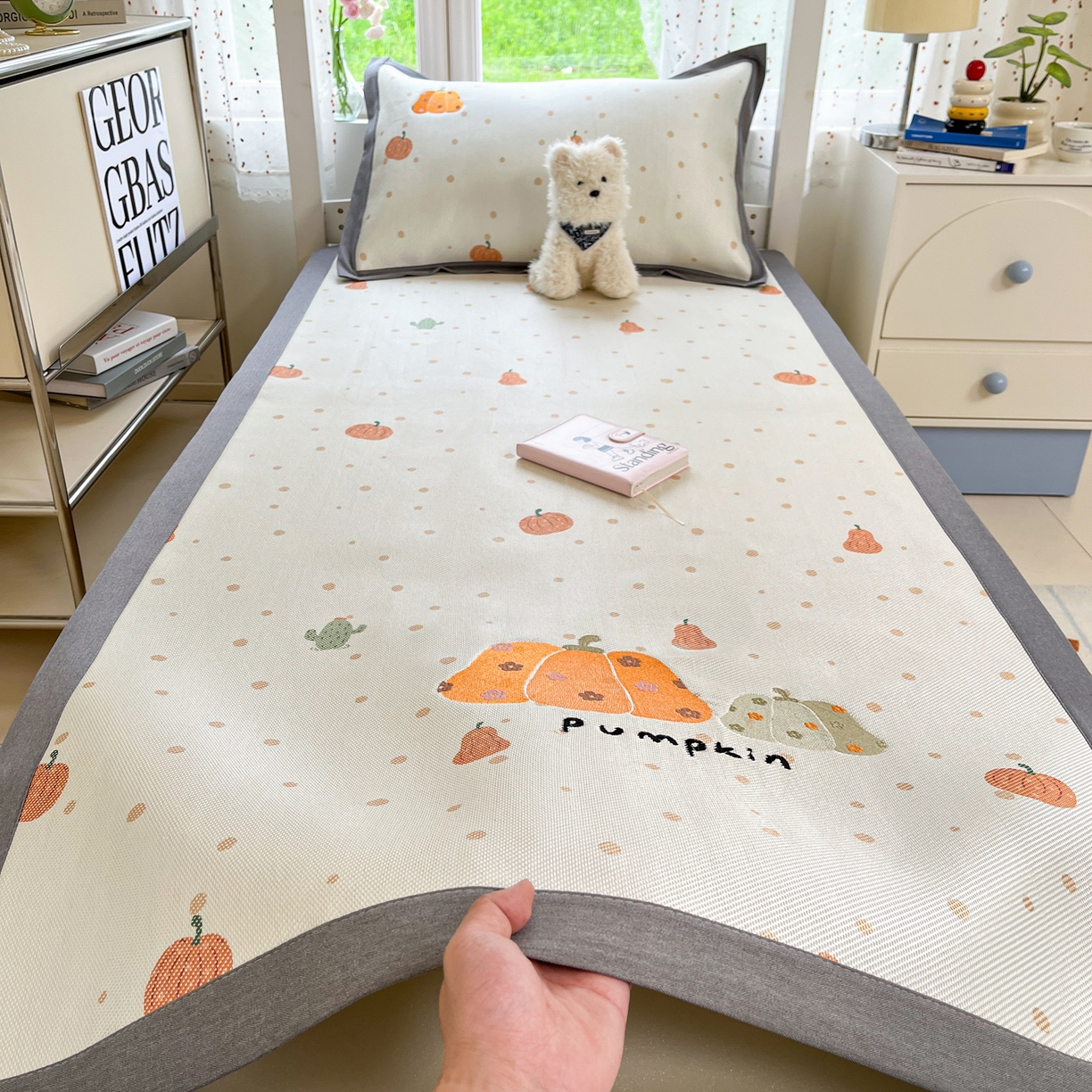 91家纺网 家纺一手货源 找家纺 雅居纺家纺 2026新款A类加厚三明治底绣花冰藤席学生宿舍床床单款凉席席子 万事不南