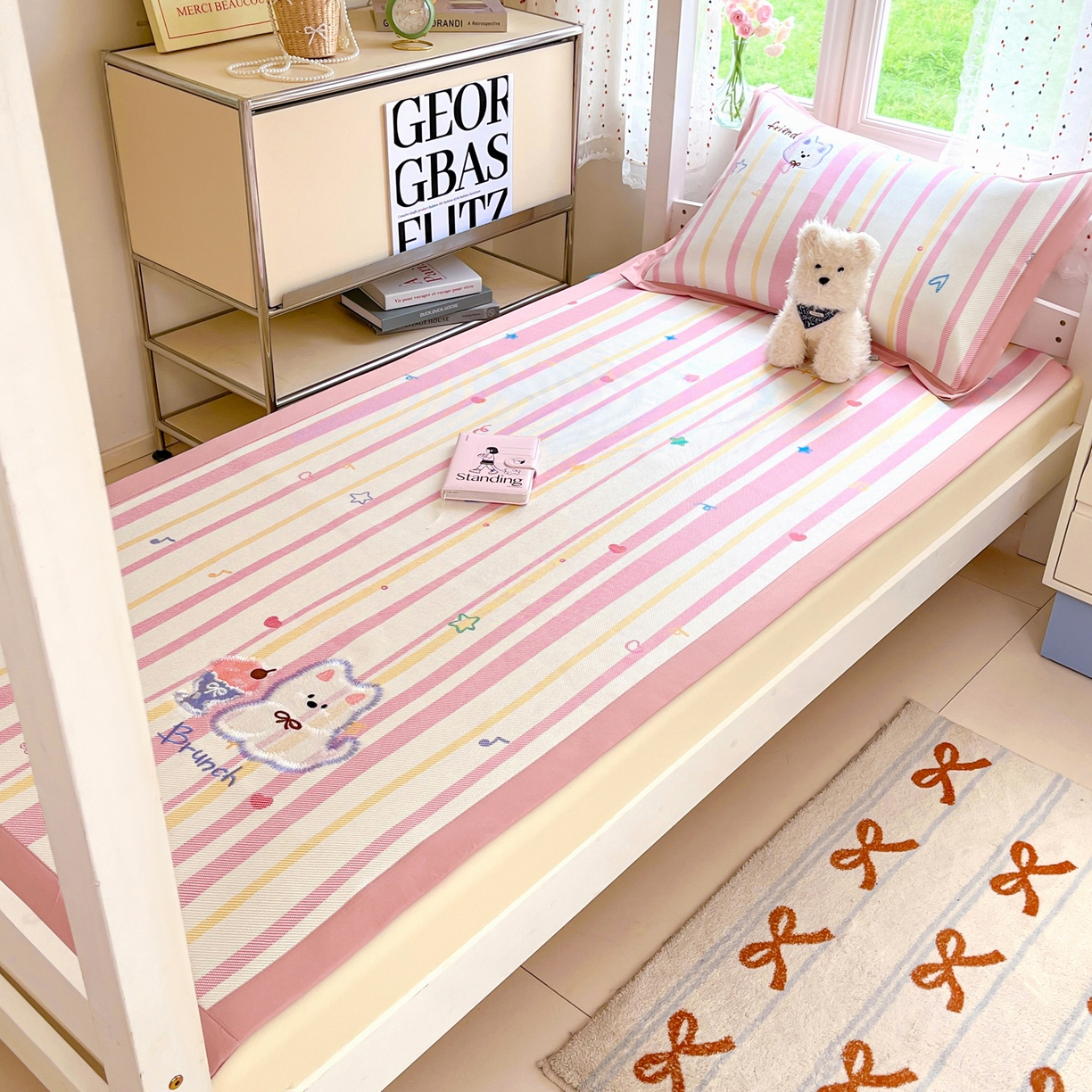 91家纺网 家纺一手货源 找家纺 雅居纺家纺 2026新款A类加厚三明治底绣花冰藤席学生宿舍床床单款凉席席子 冰淇淋萌狗